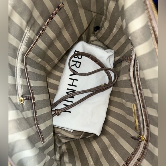 Brahmin Delaney Taupe Savannah Leather Shoulder Bag Crossbody Tote NWOT - Picture 13 of 14